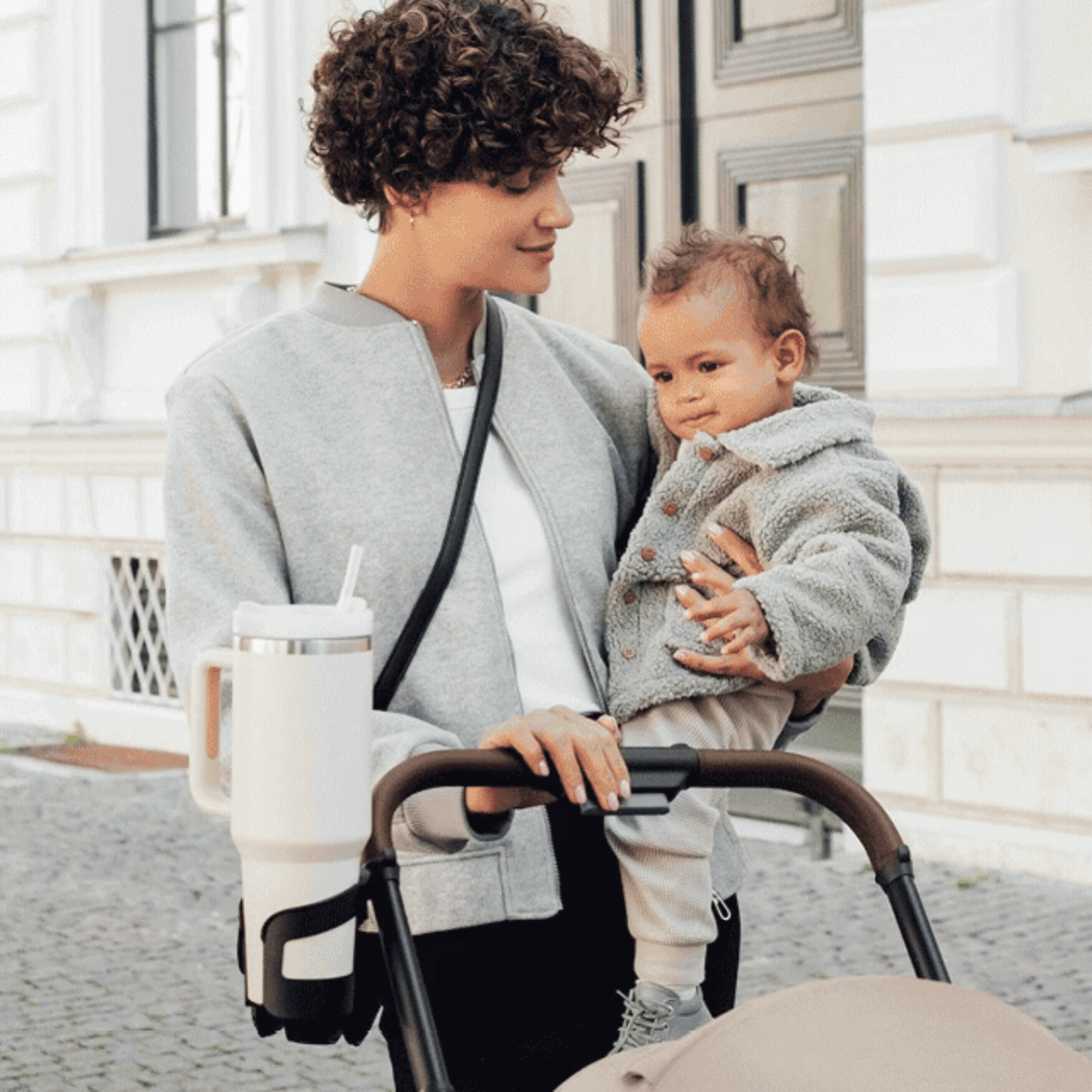 Britax Römer RIO Kinderwagen mit enthaltenem Getränkehalter, Schutzbügel und Zubehör für alltägliche Familienausflüge
