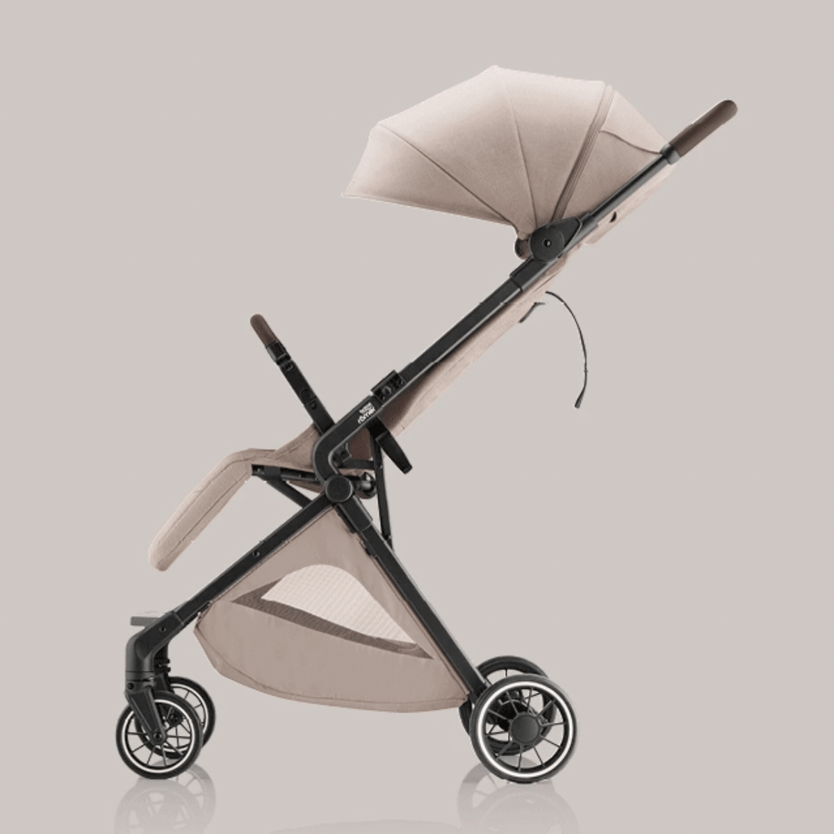 Britax Römer TIRA leichter Buggy mit flach verstellbarer Liegeposition für Neugeborene und Kleinkinder