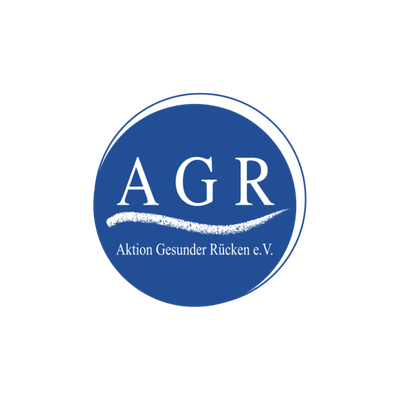Kreisf&ouml;rmiges blaues AGR-Logo (Aktion Gesunder R&uuml;cken e.V.) mit wei&szlig;er &bdquo;AGR&ldquo;-Schrift und dem ausgeschriebenen Namen &bdquo;Aktion Gesunder R&uuml;cken e.V.&ldquo; unter einer geschwungenen Linie.